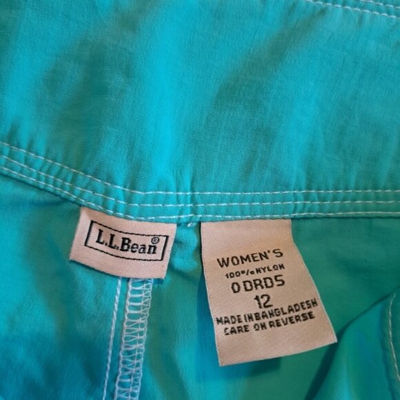 L. L. Bean women's size 12 teal cropped pants, snap & zipper closure, light teal - Picture 3 of 5